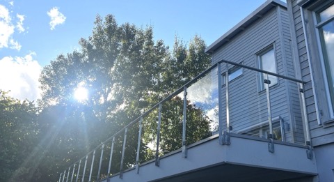 Varmförzinkade stolpar av plattjärn