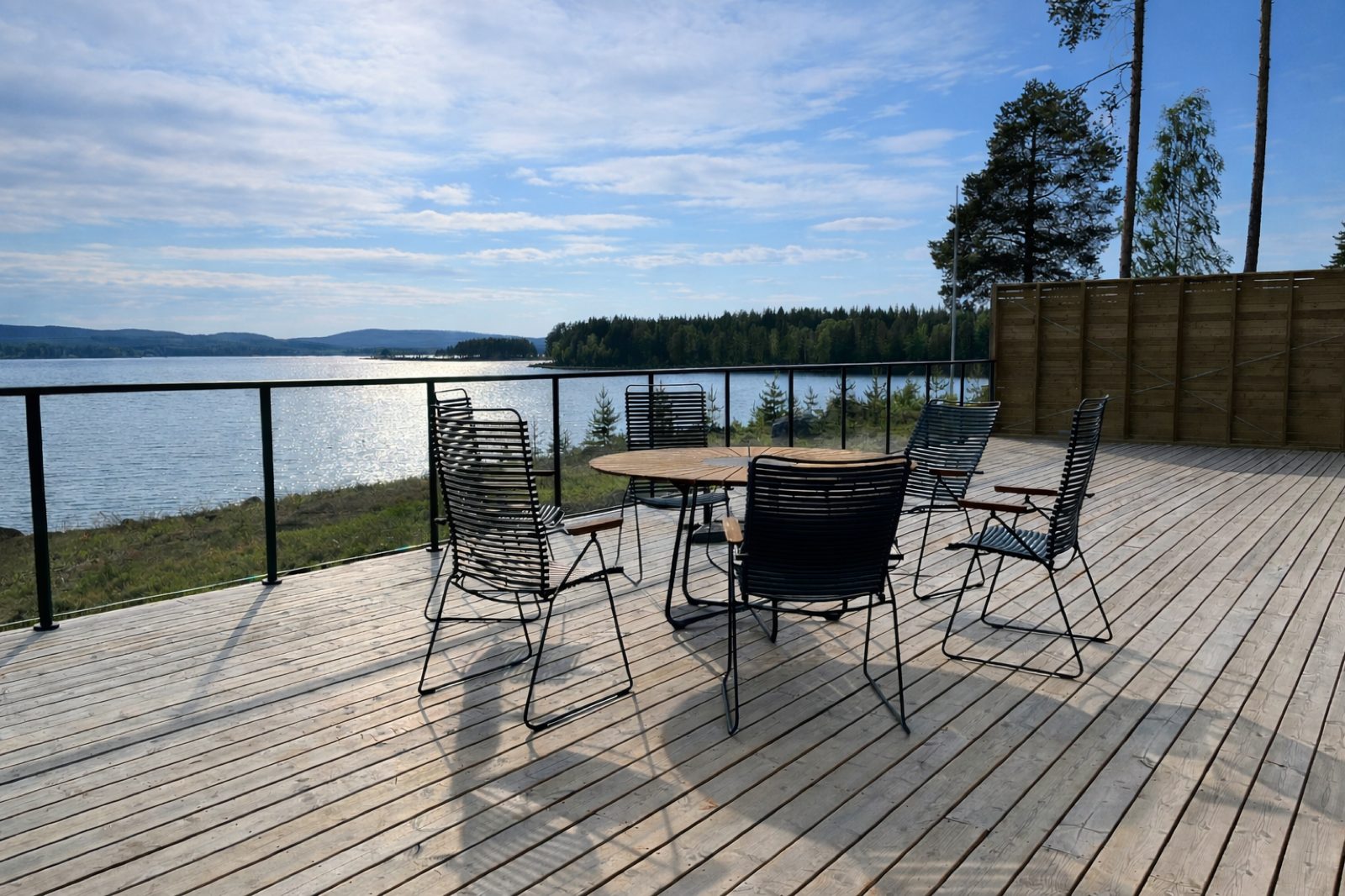 Svart glasräcke från Vetro